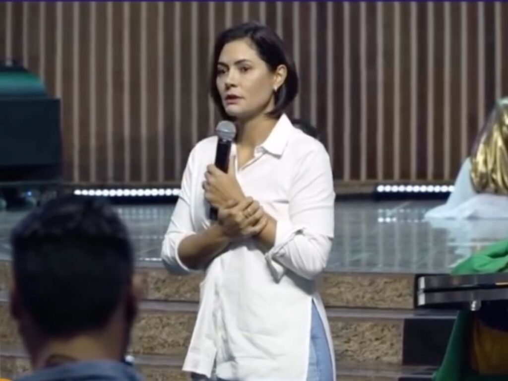 michelle-bolsonaro-reage-a-encontro-de-lula-com-bispo-e-cita-versiculos-sobre-fidelidade-e-justica