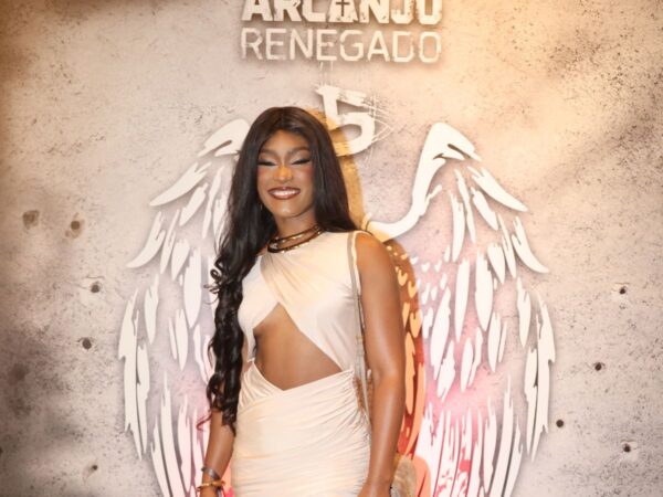equipe-de-“arcanjo-renegado”-celebra-sucesso-da-serie-com-grande-festa-no-rio