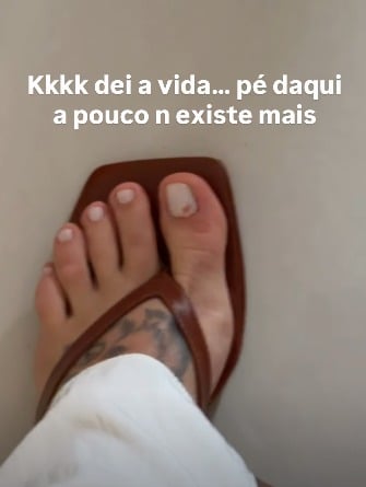 virginia-exibe-pes-machucados-apos-ensaio-intenso-para-o-carnaval:-“dei-a-vida”