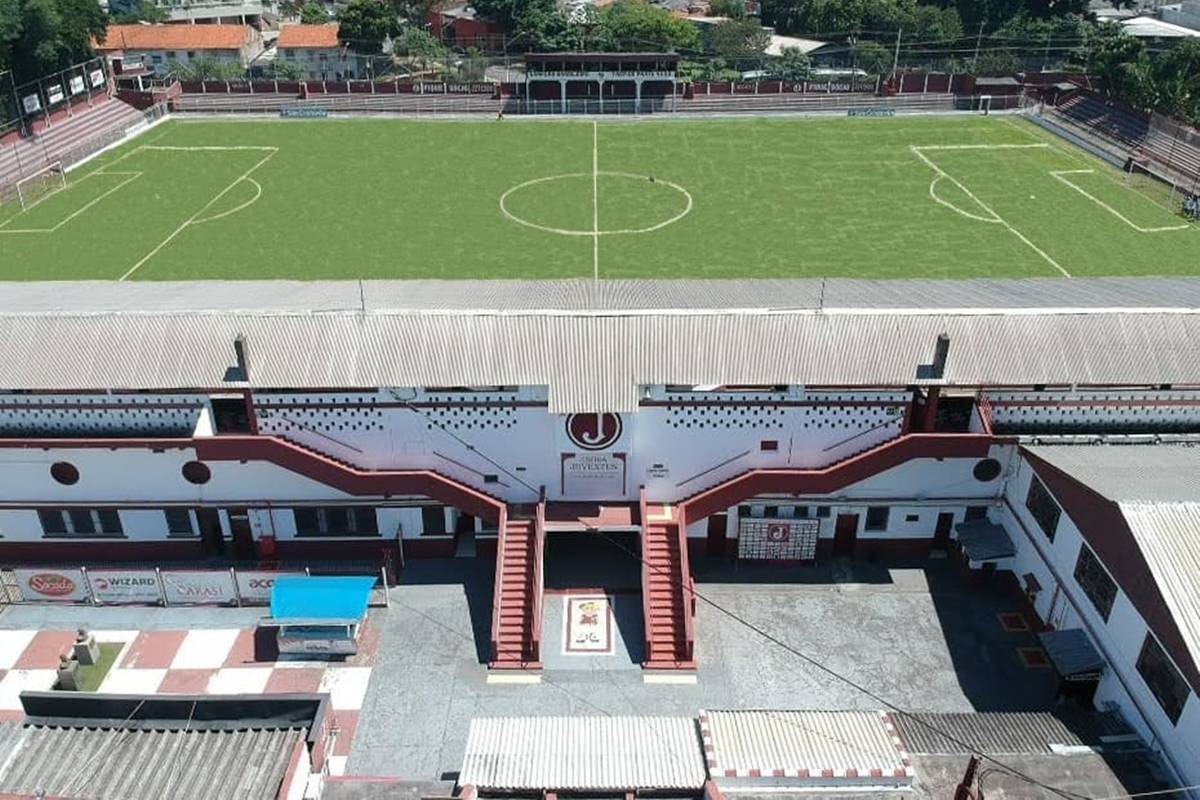 Clube de SP denuncia desvio de R$ 2,3 milhões de reforma em estádio