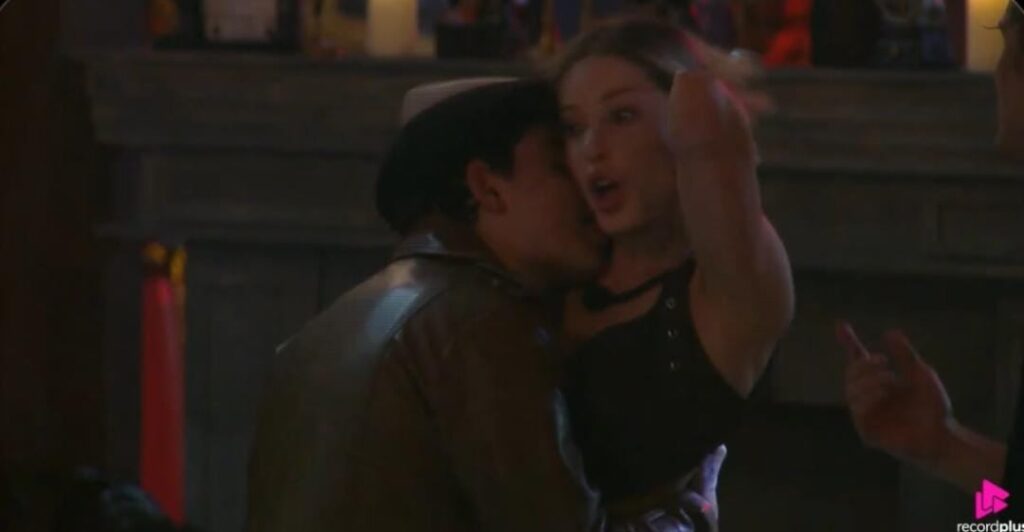 discussoes-e-ameaca-de-desistencia-agitam-a-madrugada-em-“a-fazenda-17”