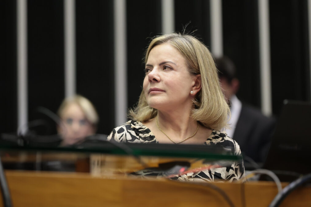STF: Gleisi minimiza risco de derrota, mas base não garante votos