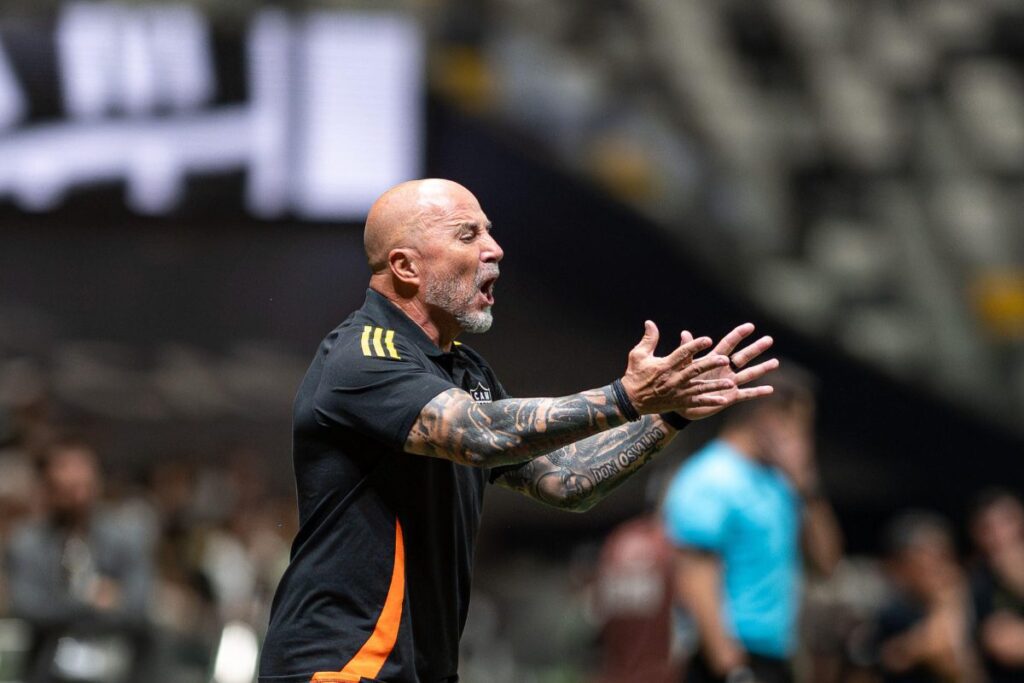 atletico-mg-nao-vence-fora-no-brasileirao-desde-junho;-veja-e-aposte