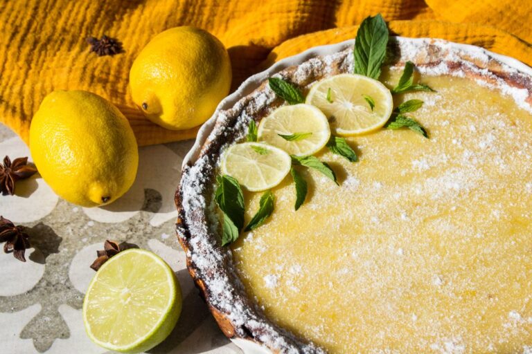 chef-ensina-receita-facil-e-cremosa-de-bombom-de-limao-na-travessa