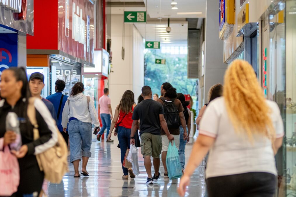 Dia do Comerciário: saiba se é feriado e quem tem direito a folga