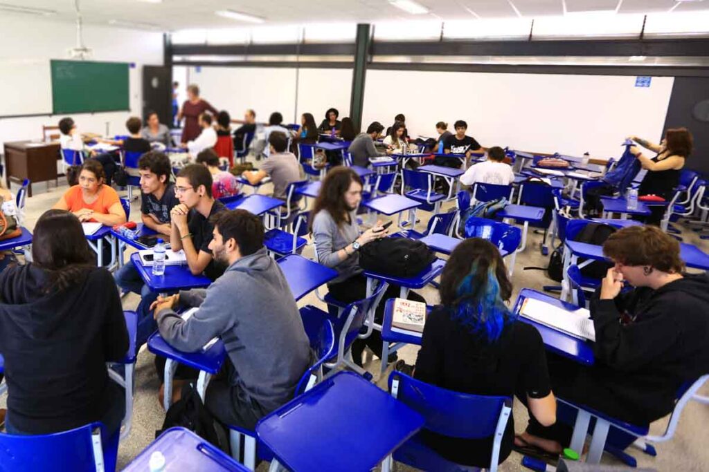 governo-lula-anuncia-ampliacao-de-programa-de-apoio-a-cursinho-popular