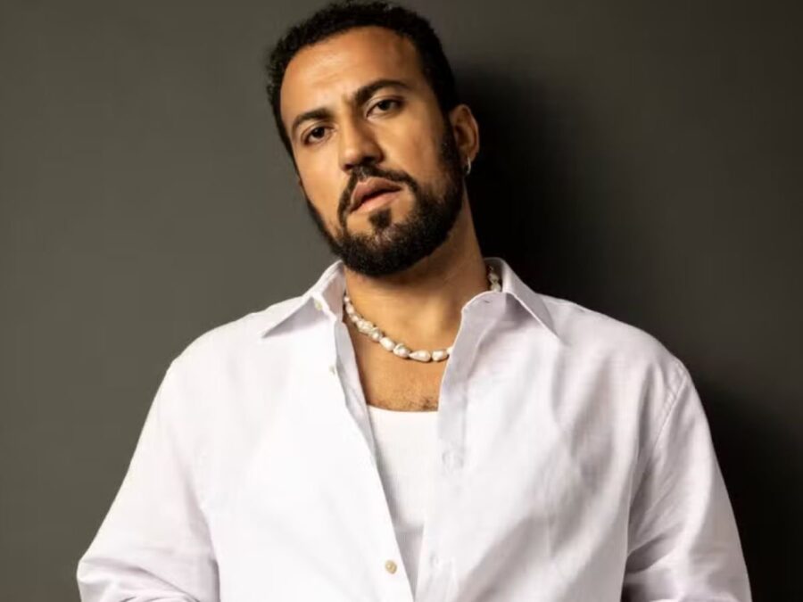 Ricardo Teodoro celebra parceria com Cauã Reymond e sucesso em “Vale Tudo”: “Feliz por tudo”