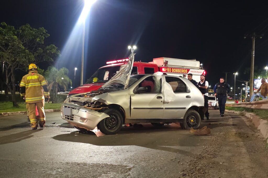motorista-bebado-e-detido-apos-perder-controle-do-carro-e-bater-no-df