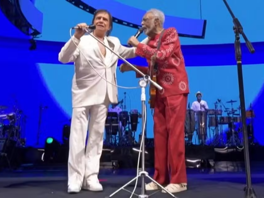 Em último show em SP, Gilberto Gil homenageia Preta Gil e recebe Roberto Carlos no palco