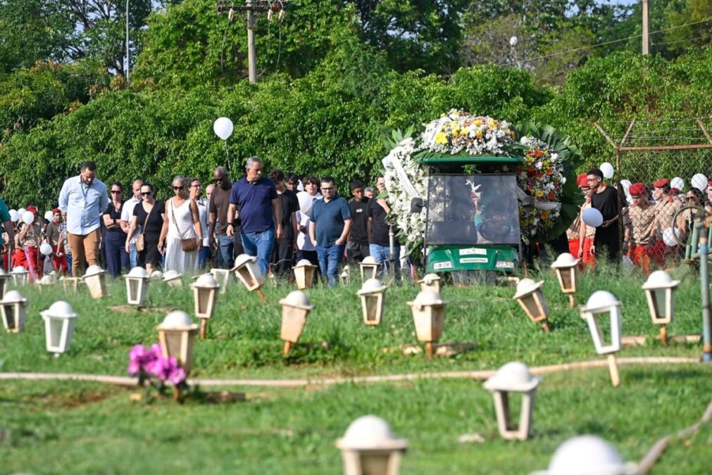 “Menino da paz”: emoção marca velório de adolescente assassinado no DF