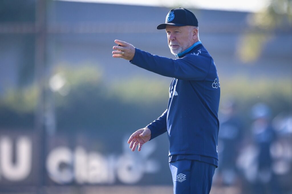 “perdemos-a-lucidez”,-diz-mano-menezes-apos-derrota-para-o-bahia