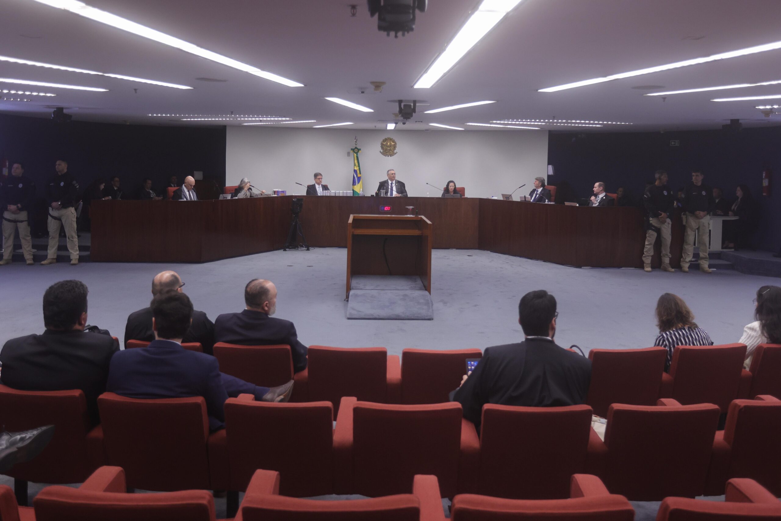 STF retoma julgamento do “núcleo da desinformação” nesta terça