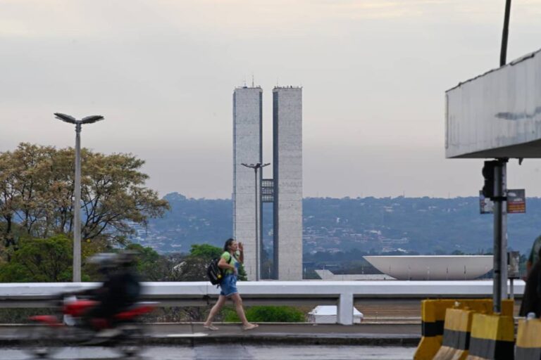 chuva-vai-continuar-no-df?-veja-a-previsao-do-tempo-para-esta-segunda