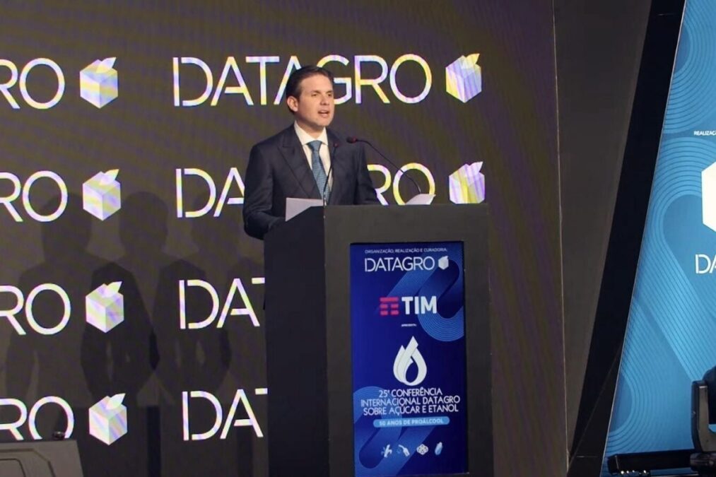 Hugo Motta propõe elevar mistura de etanol na gasolina para 35%