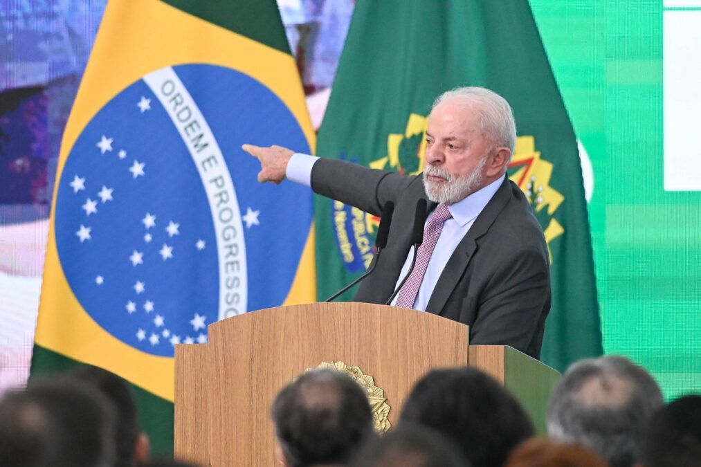 Lula cobra o Banco Central: “Vai precisar começar a baixar os juros”