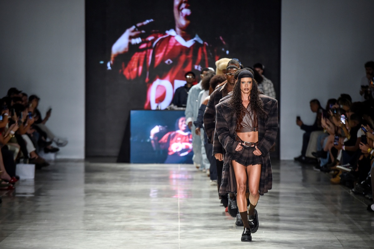 Dendezeiro encerra trilogia no SPFW N60 com celebração à cultura negra