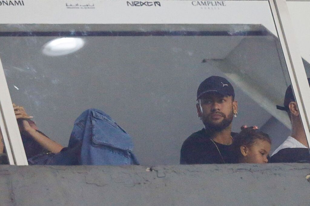 neymar-critica-arbitragem-durante-jogo-do-santos-no-brasileirao