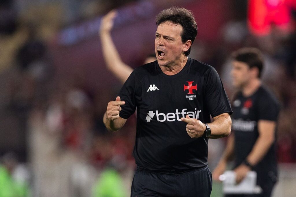 diniz-elogia-atuacao-corajosa-do-vasco-apos-vitoria-e-destaca-barros