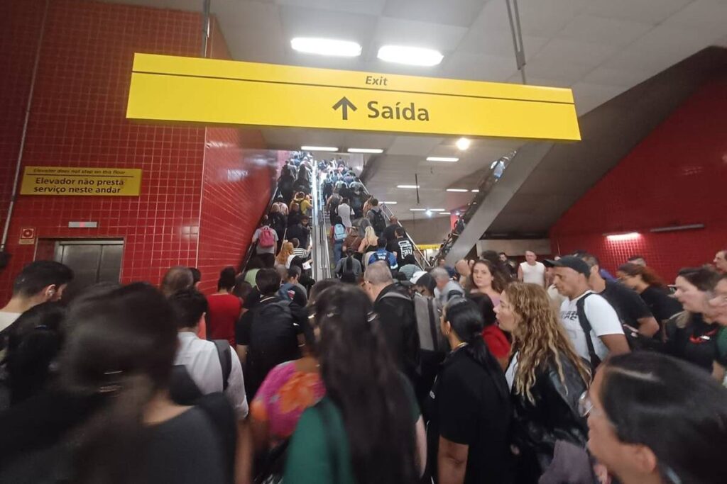 linha-4-amarela-amanhece-com-lentidao-e-bloqueios-nesta-terca-(21/10)