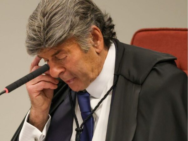 fux-defende-absolvicao-de-reus-por-desinformacao-em-caso-de-tentativa-de-golpe