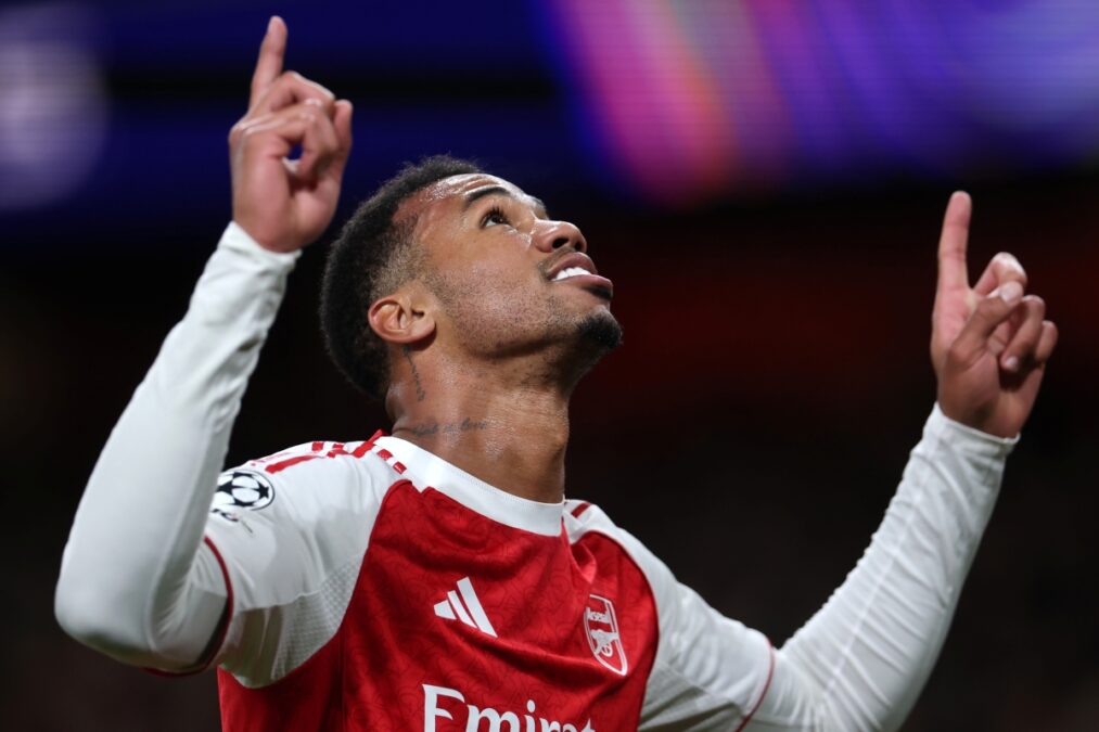 Com show brasileiro, Arsenal atropela Atlético de Madrid na Champions