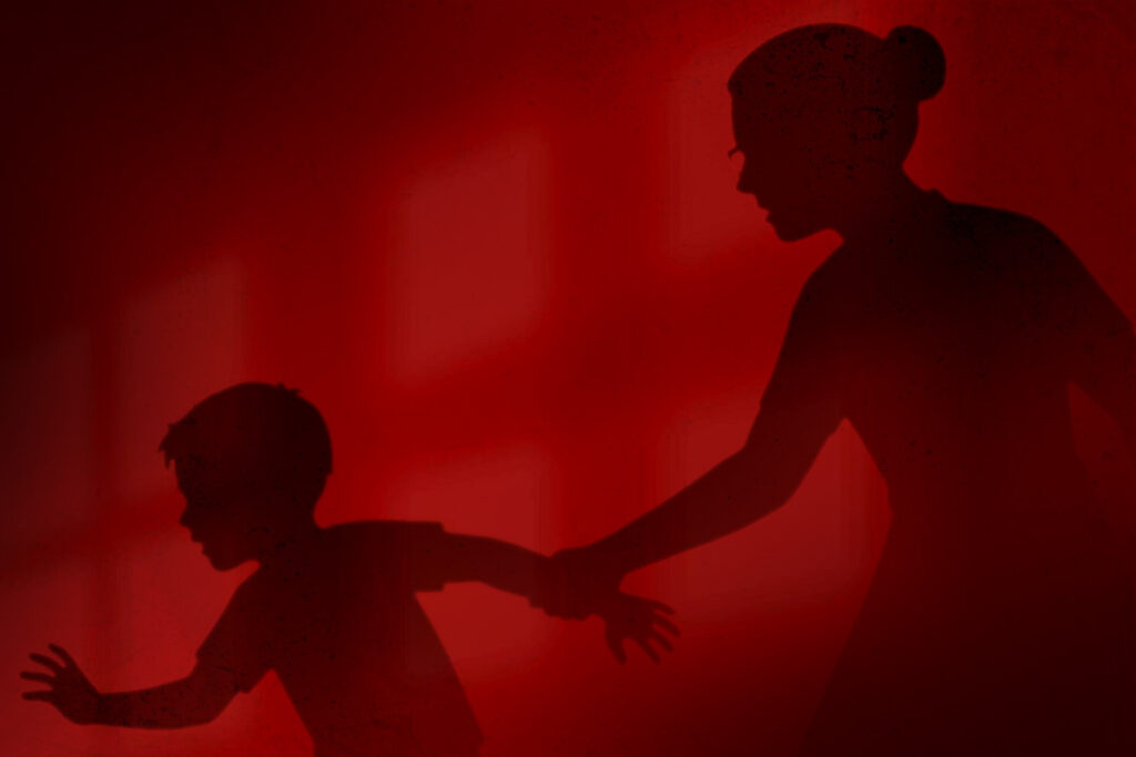 “batia-no-bumbum”:-mae-relata-traumas-da-filha-agredida-por-professora