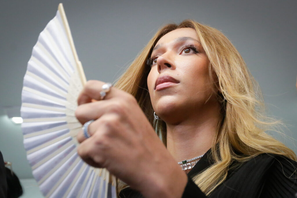 acusada-por-erika-hilton-vira-re-ao-postar-sobre-simone-de-beauvoir