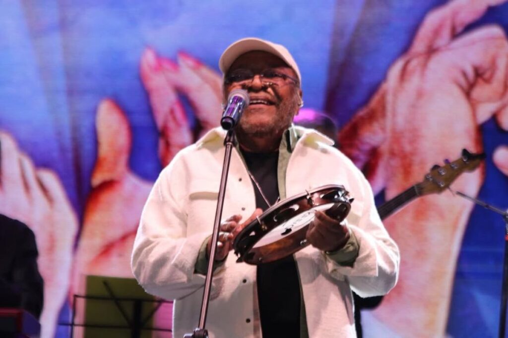 martinho-da-vila-leva-a-forca-da-negritude-e-o-samba-ao-estilo-brasil