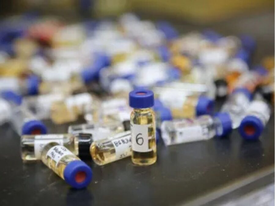 Não é só no Brasil! Reino Unido amplia alerta de bebidas com metanol em 8 países