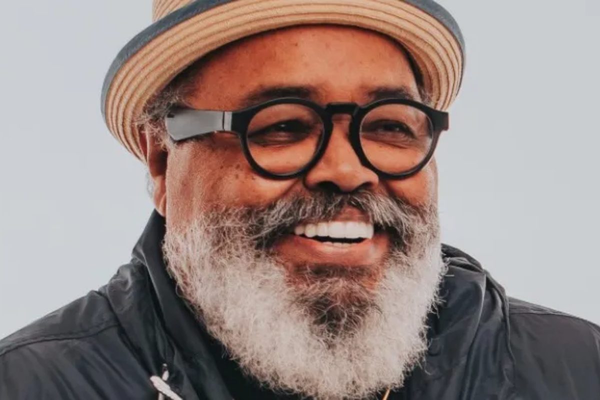 Jorge Aragão anuncia aposentadoria aos 76 anos