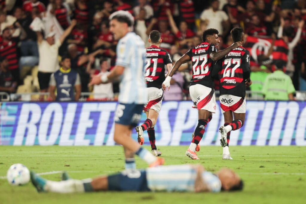 flamengo-mantem-tabu-de-quase-33-anos-contra-o-racing;-entenda