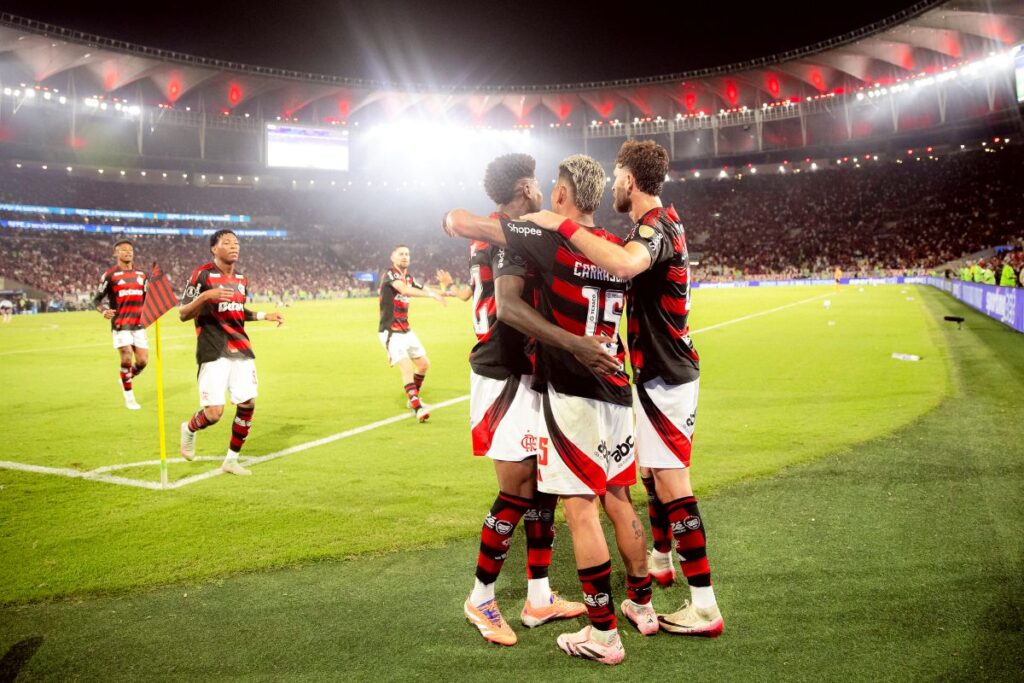 flamengo-quebra-invencibilidade-do-racing-diante-de-clubes-brasileiros
