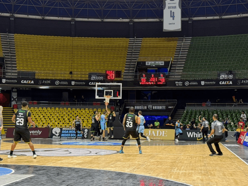 na-estreia-do-nbb,-brasilia-basquete-vence-osasco-em-casa