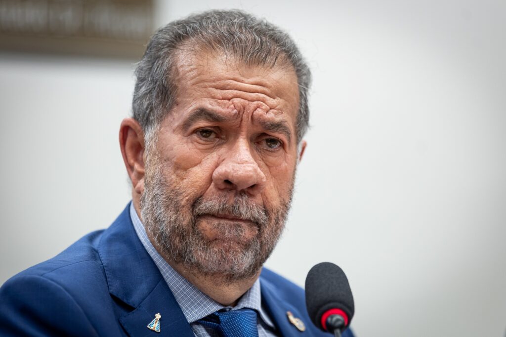 lupi-diz-que-ciro-comunicou-saida-do-pdt-por-carta:-“nao-me-ligou”