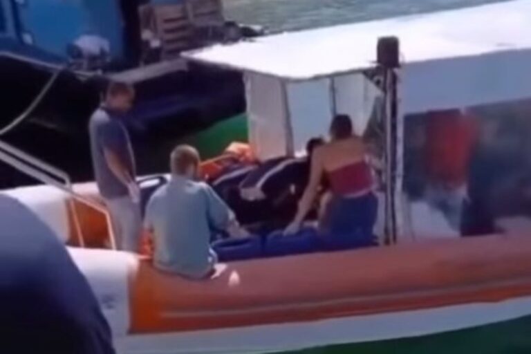 embarcacao-com-21-pessoas-naufraga-em-angra-dos-reis-(rj).-video
