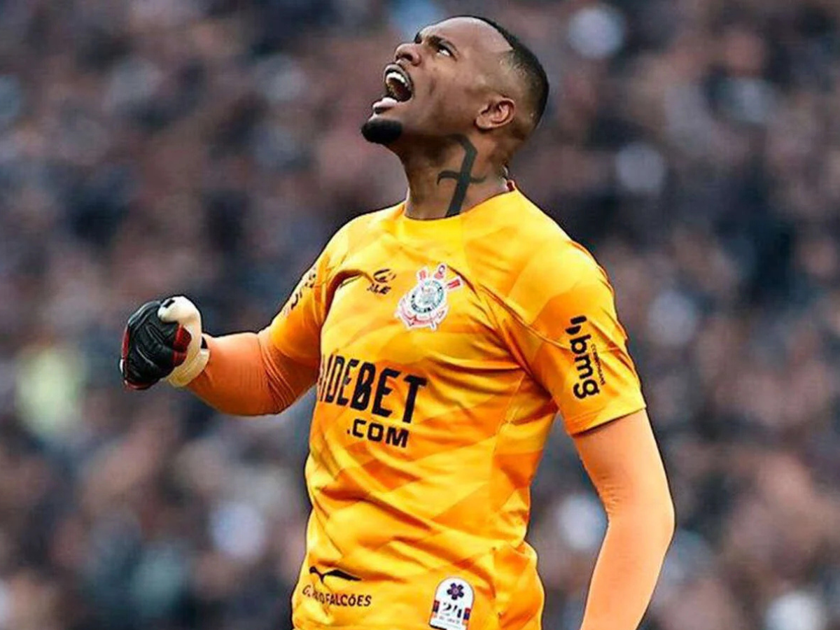 Carlos Miguel encara sequência desafiadora e tenta se firmar no gol do Palmeiras