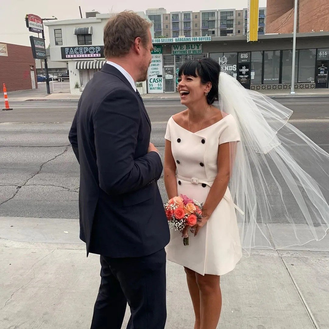 “West End Girl”: Lily Allen relata que foi traída por David Harbour em novo álbum