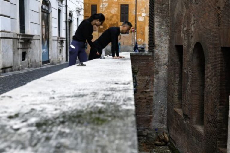 turista-japones-morre-apos-cair-de-muro-proximo-ao-panteao,-em-roma