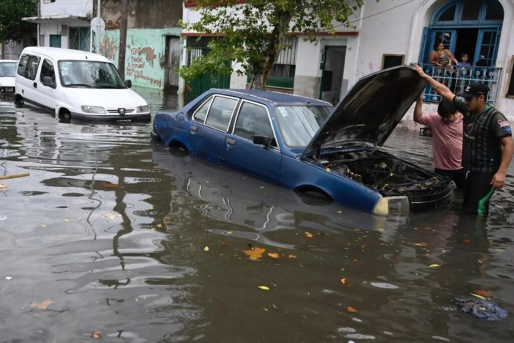 temporal-provoca-alagamentos-e-deixa-milhares-sem-luz-em-buenos-aires