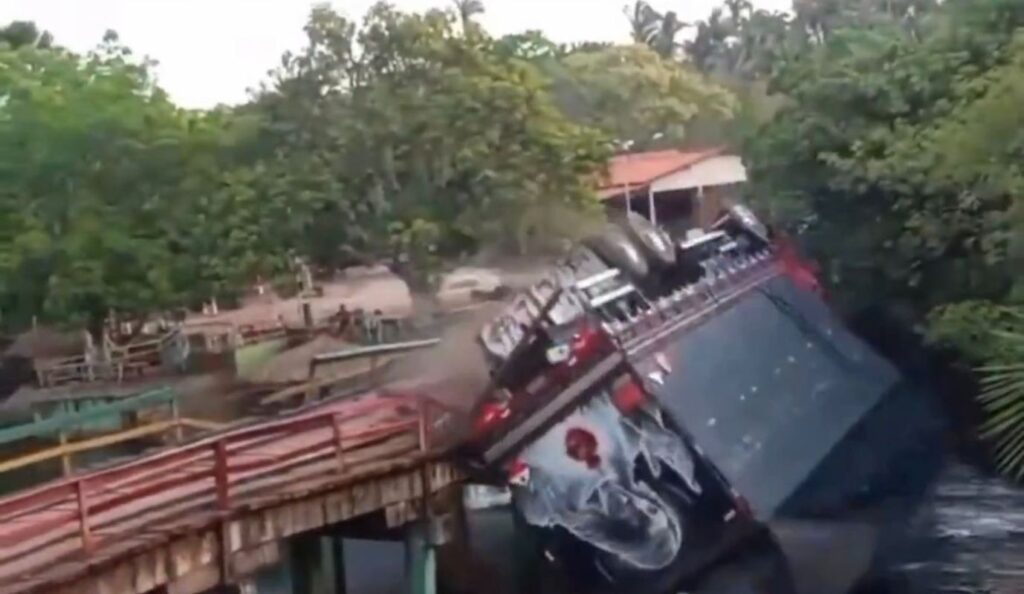 ma:-ponte-desaba-no-momento-em-que-caminhao-fazia-travessia.-video