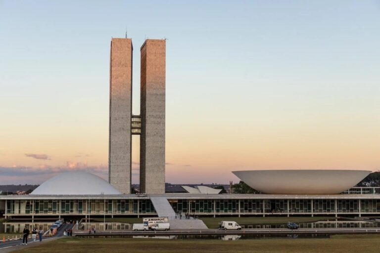 principio-de-incendio-atinge-camara-dos-deputados-neste-sabado-(25/10)
