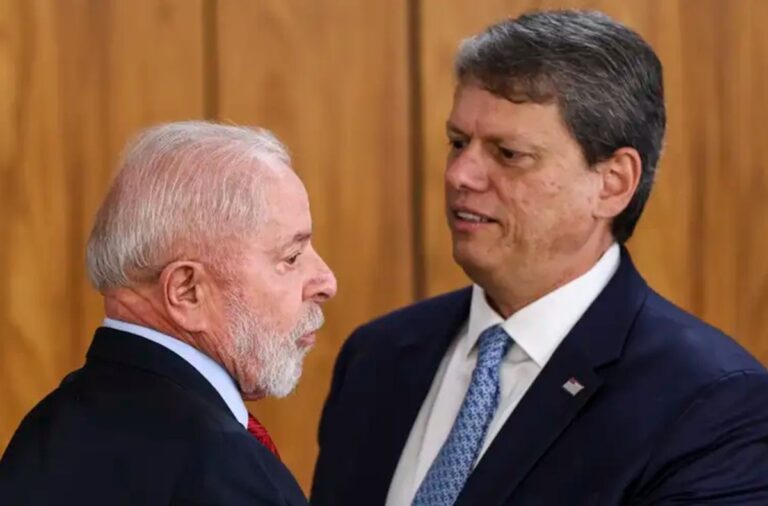 oposicao-explora-contraste-entre-lula-e-tarcisio-ao-lidar-com-gafes