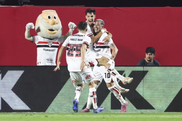 estrela-de-luciano-brilha-e-sao-paulo-vence-bahia-pelo-brasileirao