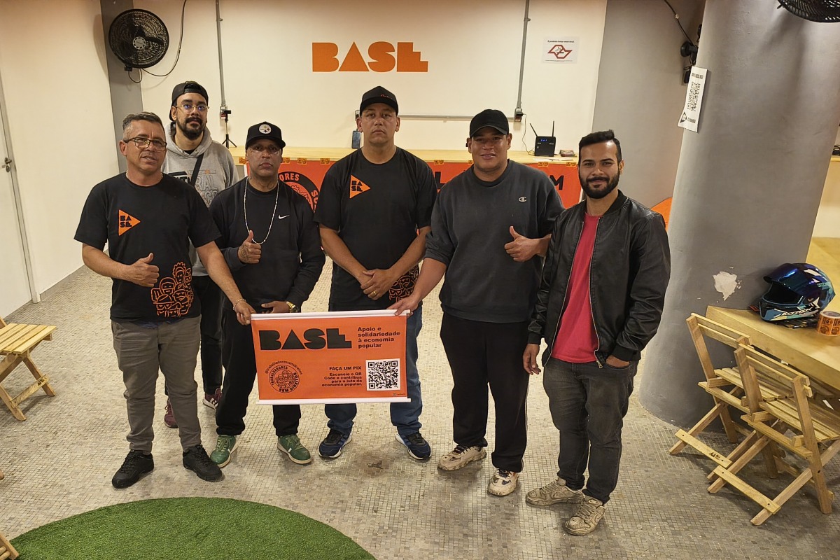 com-doacoes,-motoboys-criam-ponto-de-apoio-da-categoria-na-se.-video