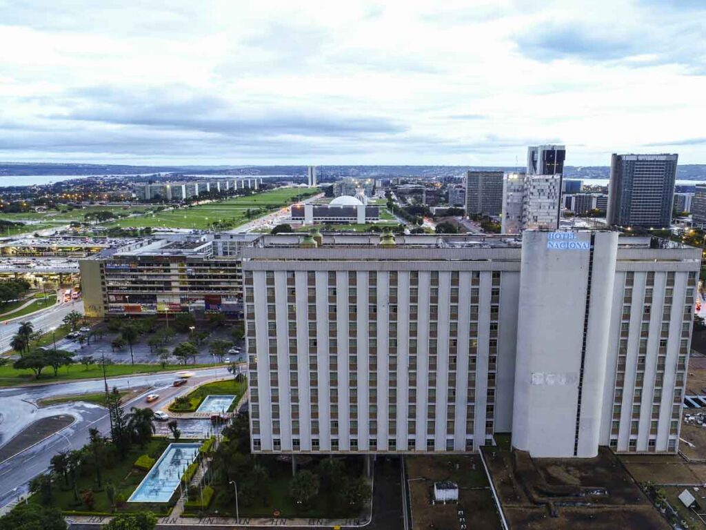 apos-5-anos-fechado,-iconico-hotel-do-df-comeca-a-ser-reformado-nesta-2a