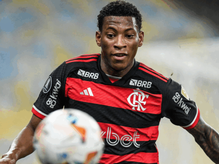 foto-em-que-plata-aparece-em-noitada-viraliza-apos-derrota-do-flamengo-e-irrita-torcida