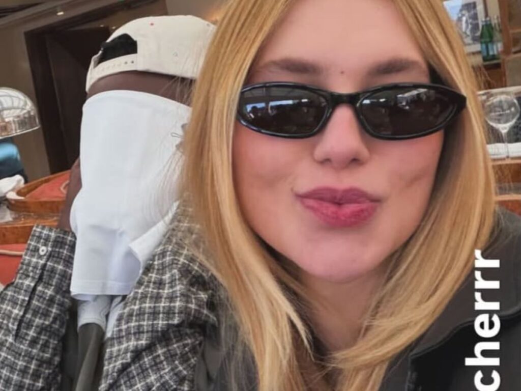 vinicius-jr.-se-esconde-em-foto-com-virginia-durante-viagem-a-monaco-e-brinca:-“me-ache”