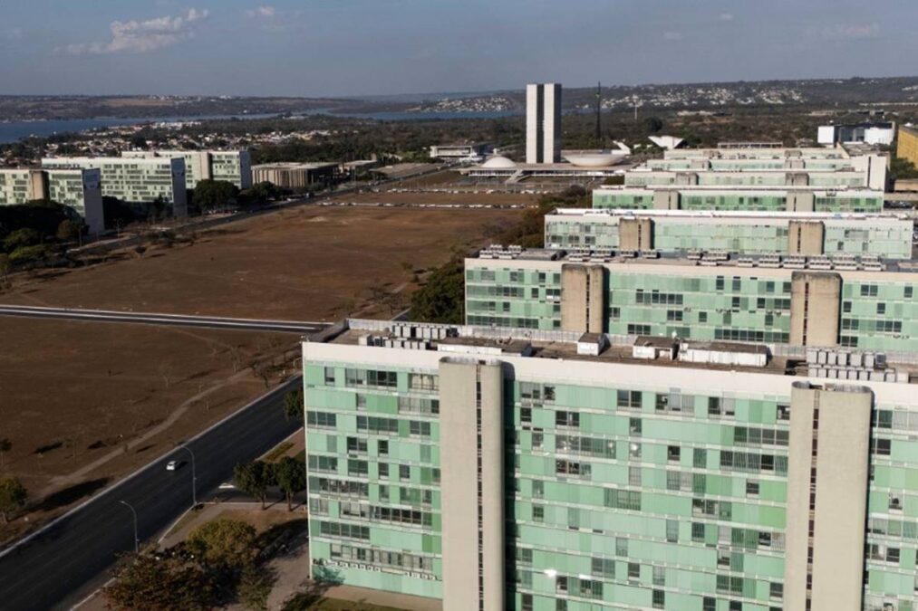 Reforma administrativa não é para “vilanizar” servidor, diz autor