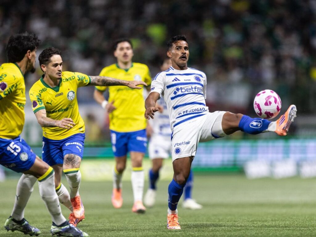 palmeiras-abre-vantagem-na-briga-pelo-titulo-e-ve-flamengo-oscilar