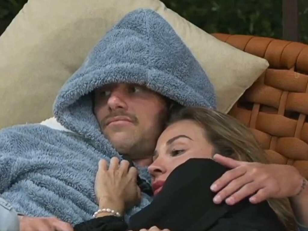 ex-de-maria-caporusso-reage-apos-peoa-beijar-matheus-martins-em-‘‘a-fazenda-17’’